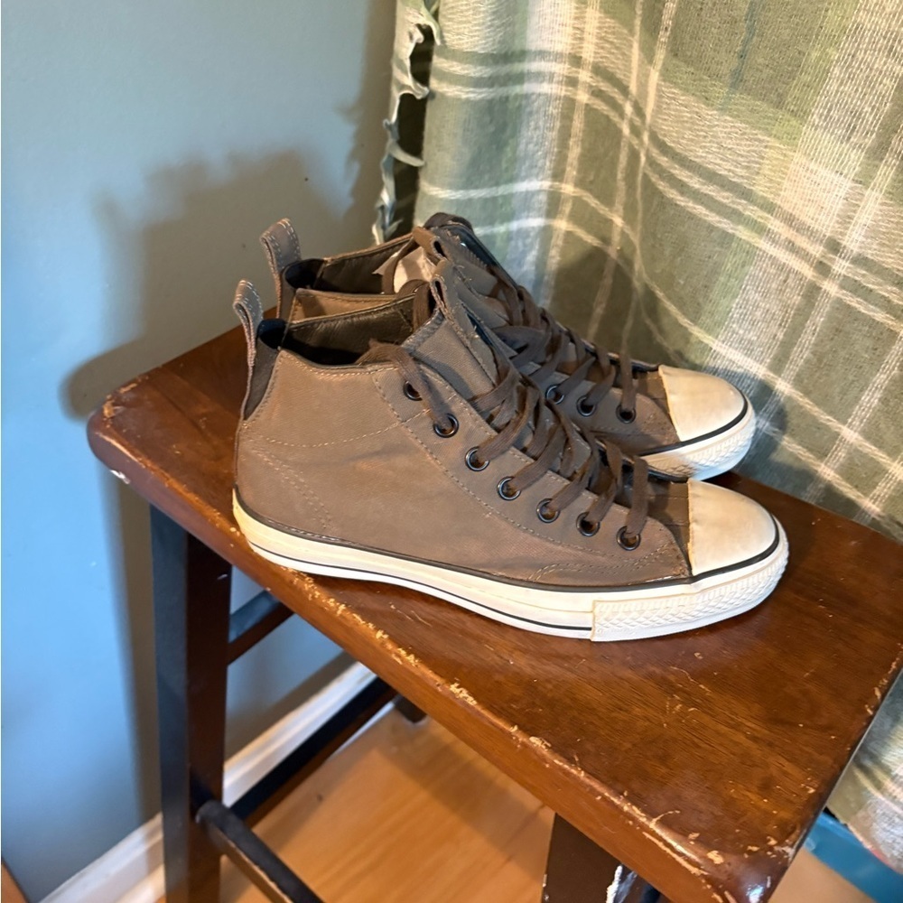 Converse x John Varvatos mid canvas distressed size 9